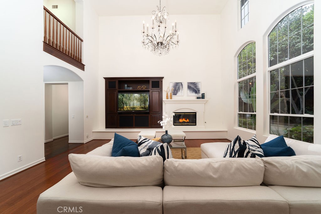 MLS #OC25255873 image #9