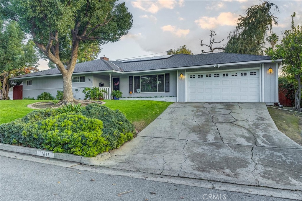 54A187Ac A8D4 4Db1 9Eff 13A2Fe90D2B2 1811 Country Club, Bakersfield, Ca 93306 &Lt;Span Style='BackgroundColor:transparent;Padding:0Px;'&Gt; &Lt;Small&Gt; &Lt;I&Gt; &Lt;/I&Gt; &Lt;/Small&Gt;&Lt;/Span&Gt;