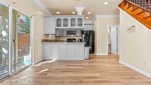 Detail Gallery Image 11 of 41 For 13769 13969 Cordary Ave, Hawthorne,  CA 90250 - 4 Beds | 2/1 Baths