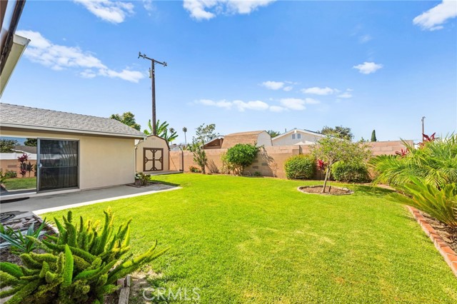 6051 Santa Barbara Avenue, Garden Grove CA: https://media.crmls.org/medias/54a27b41-917e-4cf8-b3d9-b1699f1ba643.jpg
