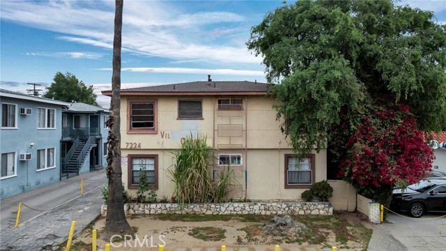 7224 Hazeltine Avenue, Van Nuys CA: https://media.crmls.org/medias/54a2d663-2ff5-4a45-8e05-6f94bd7ae55b.jpg