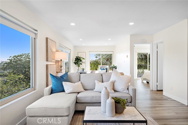 Detail Gallery Image 15 of 35 For 5959 E Naples Plz #306,  Long Beach,  CA 90803 - 2 Beds | 1 Baths