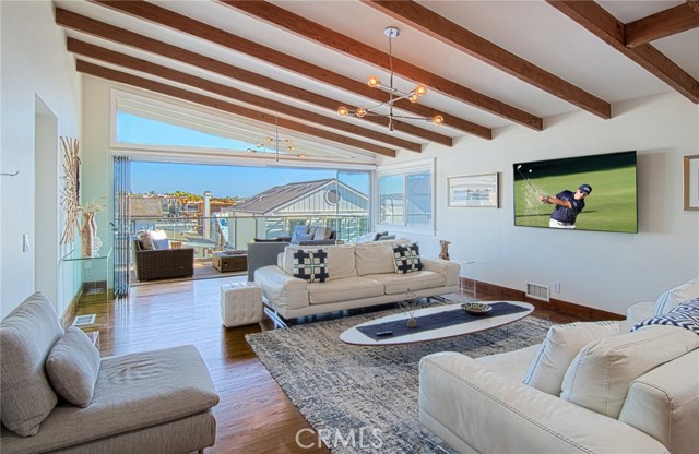 Detail Gallery Image 9 of 26 For 308 Poppy Ave, Corona Del Mar,  CA 92625 - 4 Beds | 3 Baths