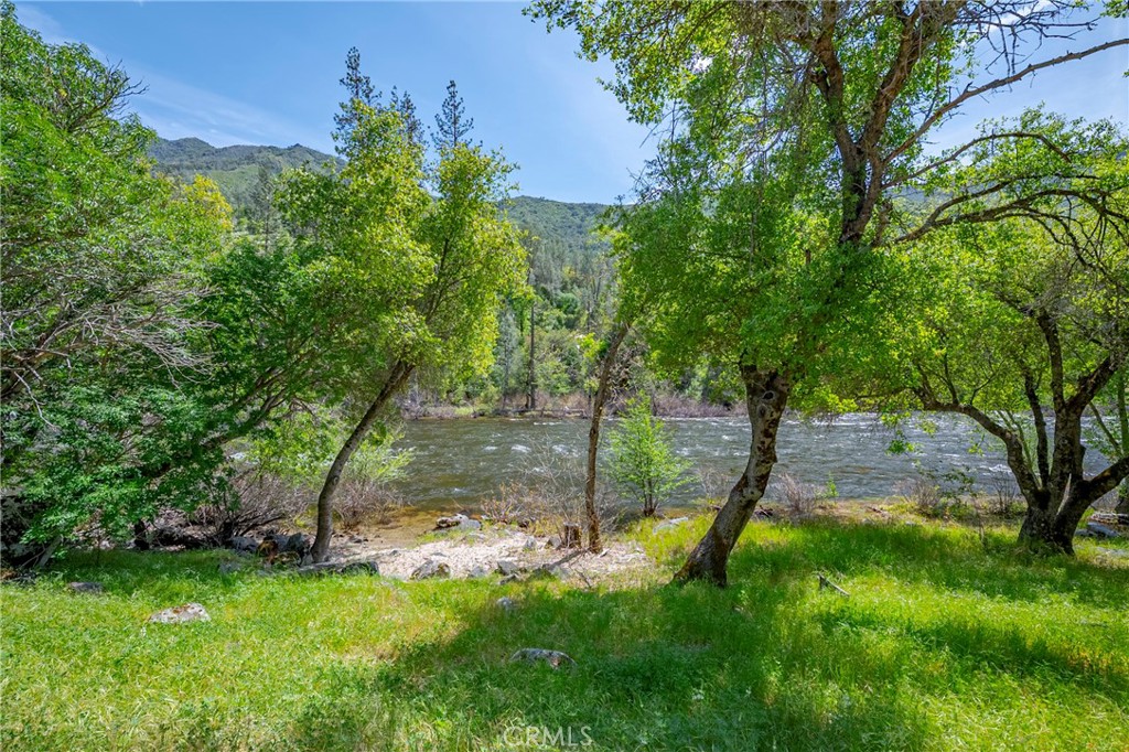 https://media.crmls.org/medias/54a34e45-f4dd-4770-8770-87bc5797e9de.jpg?preset=X-Large
