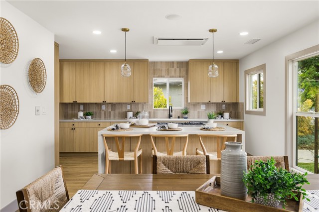 5161 E 27th Street, Long Beach CA: https://media.crmls.org/medias/54a48f45-d27f-42ca-ad8d-f0a16983e708.jpg