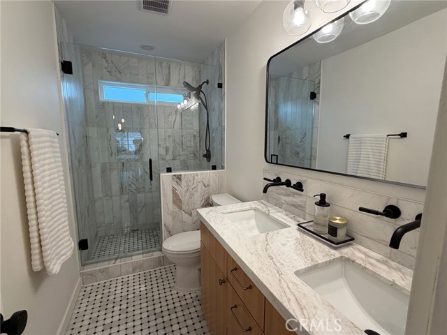 Detail Gallery Image 20 of 38 For 1401 12th #B,  Manhattan Beach,  CA 90266 - 3 Beds | 2 Baths