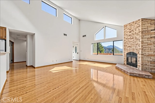 15608 San Moritz Drive, Pine Mountain Club CA: https://media.crmls.org/medias/54a51ae5-216c-4378-a327-56d7ffdbdcda.jpg