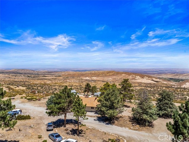 27811 Jubilee Run Road, Pearblossom CA: https://media.crmls.org/medias/54a52a5f-6da8-47a0-bf31-5ce38e636c55.jpg