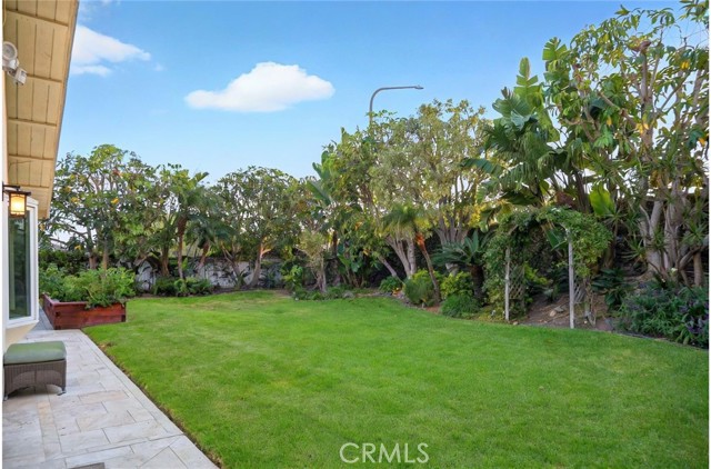 1529 Keel Drive, Corona del Mar CA: https://media.crmls.org/medias/54a578b7-8021-4201-a872-49dbfc6a9e35.jpg