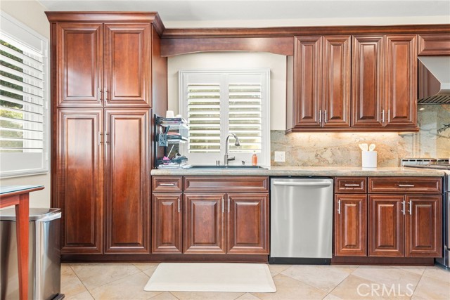 320 Forelock Court, Simi Valley CA: https://media.crmls.org/medias/54a62513-aa00-47c2-9f10-c964e14d5ac9.jpg