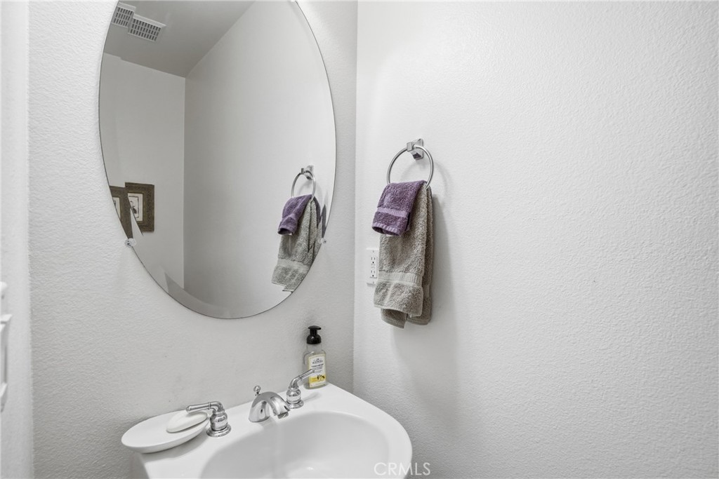 https://media.crmls.org/medias/54a645e2-9f6b-4040-8b98-f949d4b03c05.jpg?preset=X-Large