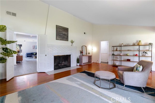 367 W Camino Real Avenue, Arcadia CA: https://media.crmls.org/medias/54a66aac-a879-4774-9956-07e2f97112d9.jpg