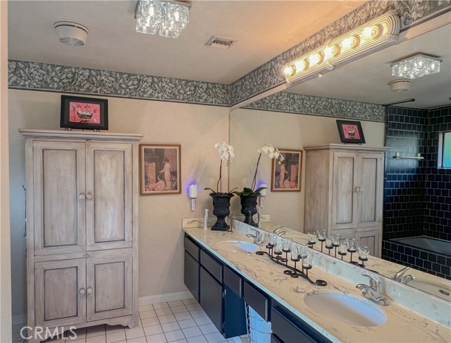 Detail Gallery Image 34 of 64 For 2323 E Hills #57,  Bakersfield,  CA 93306 - 3 Beds | 2/1 Baths