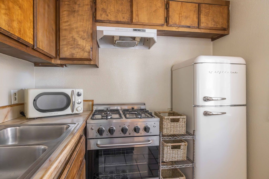 Detail Gallery Image 7 of 22 For 926 Angeles Bld, Big Bear City,  CA 92314 - 1 Beds | 1 Baths