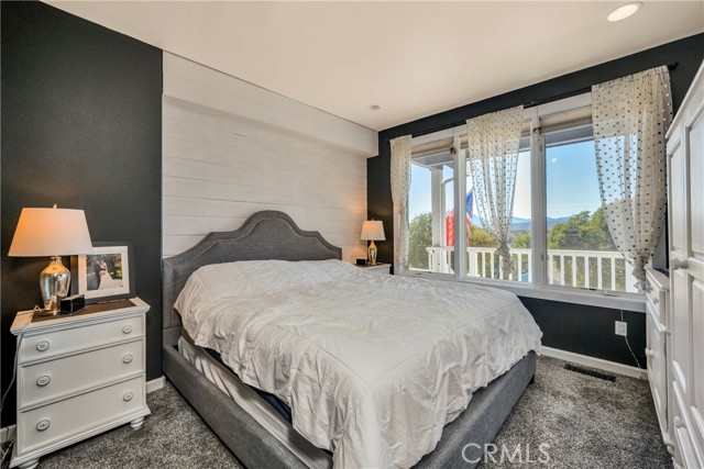 Detail Gallery Image 10 of 27 For 18700 Oak Grove Rd, Hidden Valley Lake,  CA 95467 - 3 Beds | 2/1 Baths