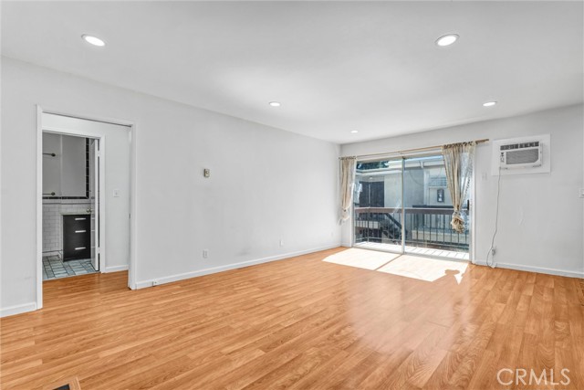 Detail Gallery Image 9 of 26 For 1840 Camden #202,  Los Angeles,  CA 90025 - 1 Beds | 1 Baths