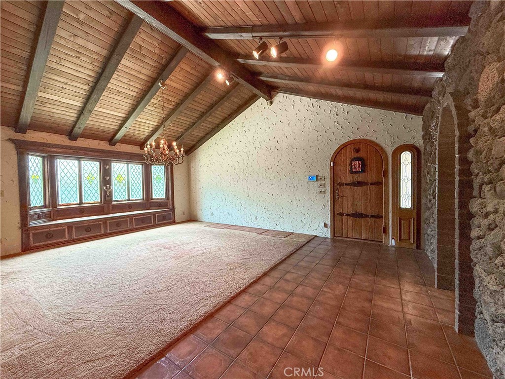 https://media.crmls.org/medias/54a839f3-be7a-4593-80f7-9729179a8075.jpg?preset=X-Large