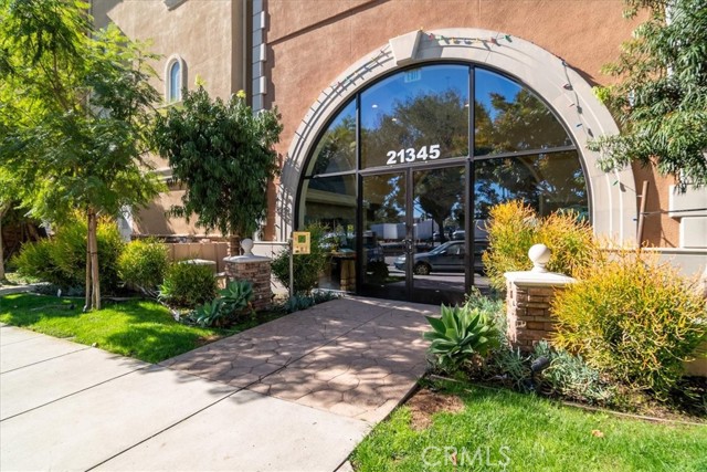 Detail Gallery Image 3 of 41 For 21345 Hawthorne #217,  Torrance,  CA 90503 - 1 Beds | 1 Baths