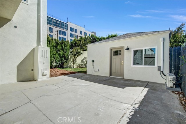 10724 Tabor Street photo 32