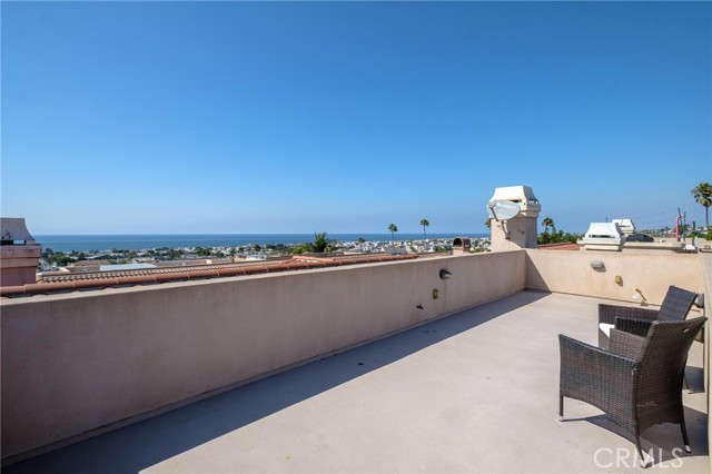 Detail Gallery Image 15 of 38 For 419 Anita St a,  Redondo Beach,  CA 90278 - 4 Beds | 3/1 Baths