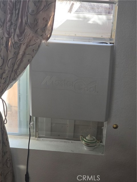5034 Marseilles Court, Palmdale CA: https://media.crmls.org/medias/54a8622b-5031-4a6f-8aec-f36feeb0c8e0.jpg