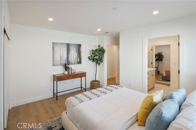 20109 Archwood Street, Winnetka CA: https://media.crmls.org/medias/54a8ac40-3245-4718-9e48-d56d73a3d964.jpg