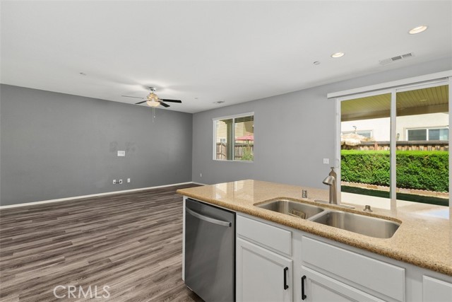 96 Luna Avenue, Beaumont CA: https://media.crmls.org/medias/54a8b8cc-6c58-4280-ae60-5aee3f0a44c9.jpg