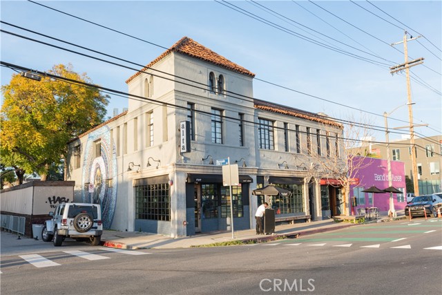 2725 S La Brea Avenue, Los Angeles CA: https://media.crmls.org/medias/54a8d91f-208b-4a45-84db-e332bbddd909.jpg
