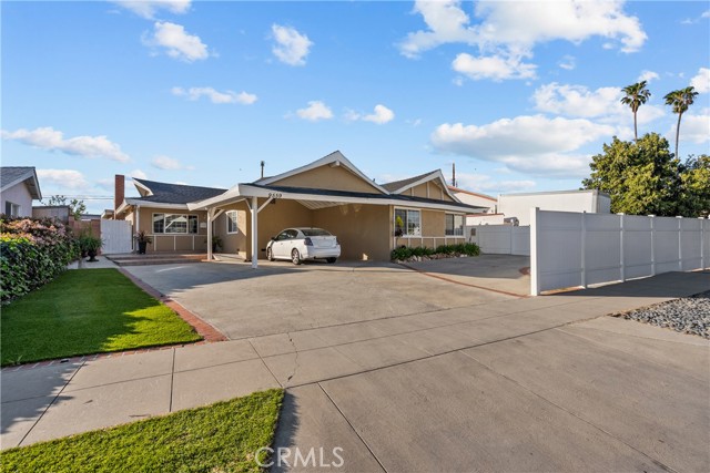 Detail Gallery Image 4 of 59 For 9559 9561 Natick Ave, North Hills,  CA 91343 - 5 Beds | 4 Baths