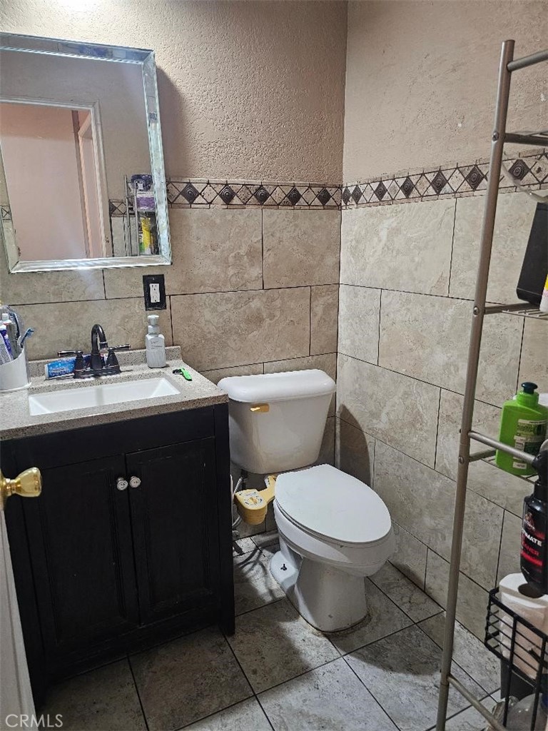 https://media.crmls.org/medias/54a961a6-de48-4baf-abcc-ea0179c74b79.jpg?preset=X-Large