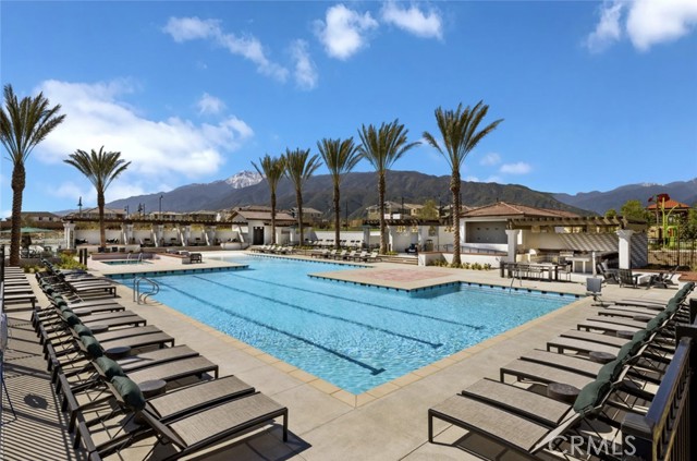 16573 Bottlebrush Lane, Fontana CA: https://media.crmls.org/medias/54a96789-4a90-4251-b845-a26f5d7305de.jpg