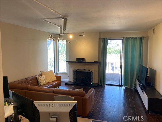 2408 N North Creek Lane, Fullerton CA: https://media.crmls.org/medias/54a9db0c-080e-4648-9781-2b880ecc02a7.jpg
