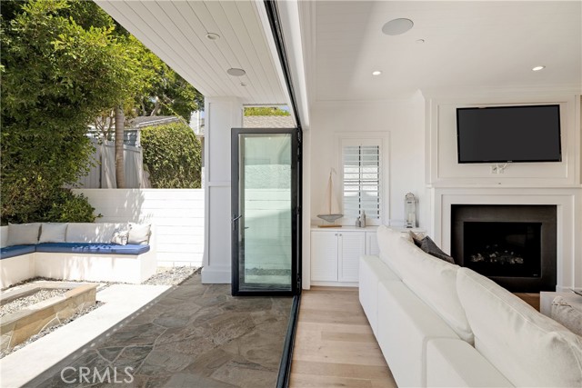 2001 Oak Avenue, Manhattan Beach, California 90266, 5 Bedrooms Bedrooms, ,5 BathroomsBathrooms,Residential,For Sale,Oak,SB25183354