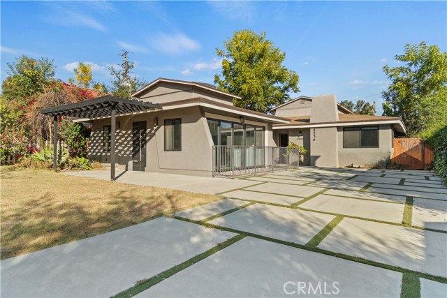 Detail Gallery Image 3 of 38 For 4536 Maycrest St, Los Angeles,  CA 90032 - 3 Beds | 3 Baths