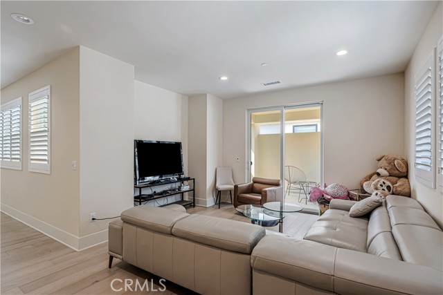 20532 W Birmingham Way, Porter Ranch CA: https://media.crmls.org/medias/54ab355a-9801-42f7-bd52-eaa9b813f49d.jpg