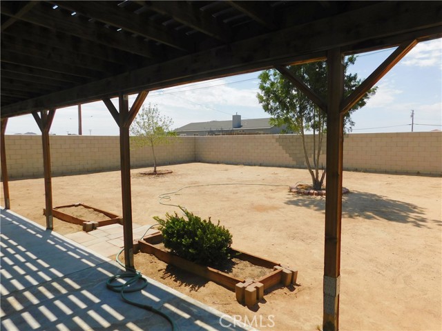 9330 Irene Avenue, California City CA: https://media.crmls.org/medias/54abdfcc-7f1f-4abb-a440-6af8ebbe256d.jpg