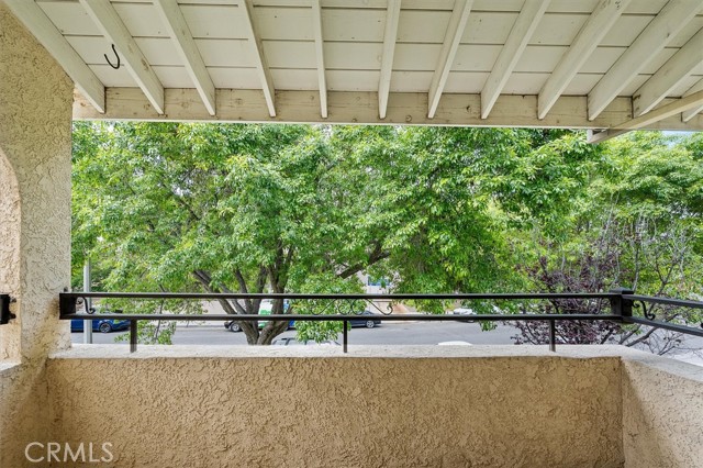 Detail Gallery Image 6 of 22 For 18808 Mandan St #302,  Canyon Country,  CA 91351 - 1 Beds | 1 Baths