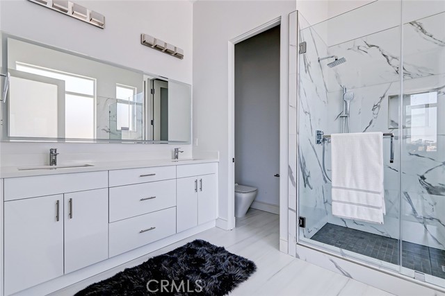 Detail Gallery Image 27 of 41 For 2321 Clark Ln #B,  Redondo Beach,  CA 90278 - 4 Beds | 4/1 Baths