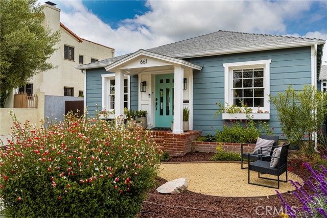 661 Grand Avenue, Long Beach CA: https://media.crmls.org/medias/54ad4d58-9b40-463c-8259-4c359621a8c5.jpg