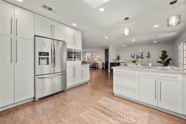 4002 E Greenwood Avenue, Orange CA: https://media.crmls.org/medias/54ad9537-725a-4595-880a-68f709aeaf48.jpg