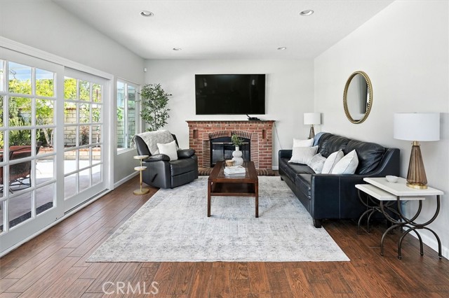 Detail Gallery Image 14 of 42 For 28735 Citrus Pl, Saugus,  CA 91390 - 4 Beds | 3 Baths