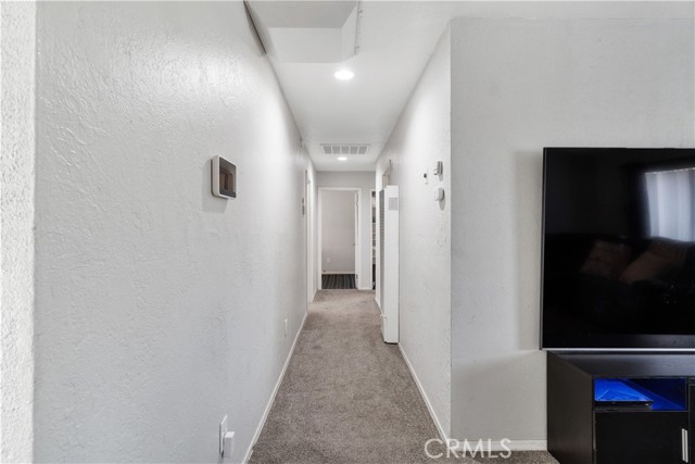 518 Lincoln Avenue, Bakersfield CA: https://media.crmls.org/medias/54aea133-3e55-43f9-9972-e6c78713f540.jpg
