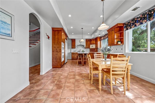 10345 McBroom Street, Sunland CA: https://media.crmls.org/medias/54aec242-30c0-4321-a79c-c1d1b7fc43f1.jpg