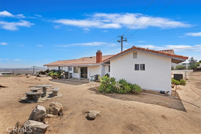 20061 Lounsberry Road, Perris CA: https://media.crmls.org/medias/54af6ec3-a02f-4b90-bf9b-71c650428a69.jpg