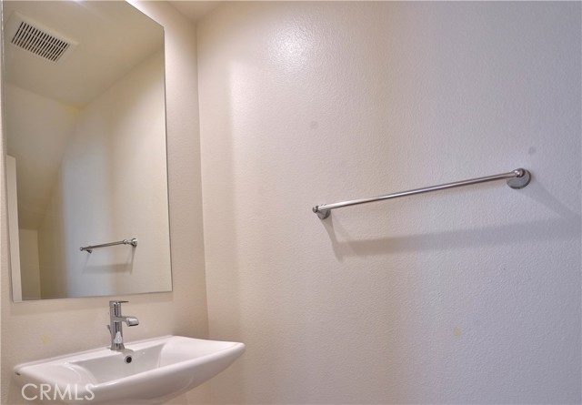 Detail Gallery Image 7 of 19 For 139 Grove Ct, Perris,  CA 92571 - 3 Beds | 2/1 Baths