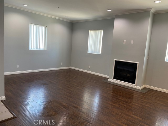 Detail Gallery Image 8 of 23 For 14343 Tiara St #2,  Sherman Oaks,  CA 91401 - 3 Beds | 2 Baths