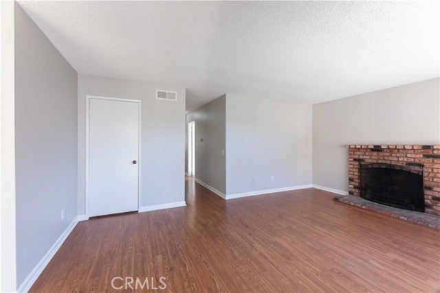 Detail Gallery Image 9 of 40 For 2346 Hayes Ave, Long Beach,  CA 90810 - 4 Beds | 2 Baths