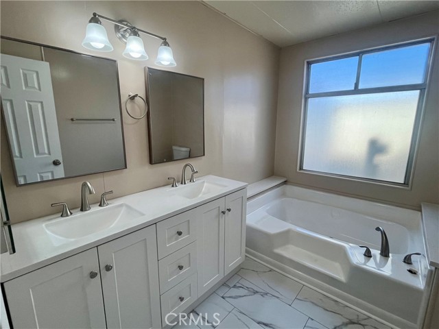 Detail Gallery Image 8 of 10 For 10333 Overland, Cherry Valley,  CA 92223 - 2 Beds | 2 Baths