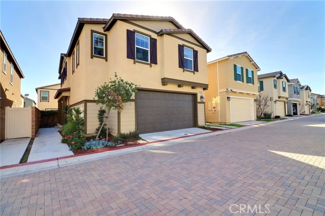 Detail Gallery Image 3 of 33 For 2076 E Sentinel Privado, Ontario,  CA 91764 - 4 Beds | 3 Baths