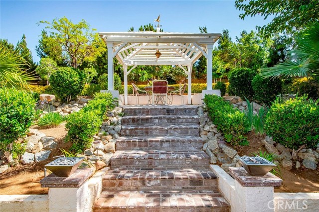 5618 Gardendale Lane, Palmdale CA: https://media.crmls.org/medias/54b16cb5-fd04-48f2-a104-3ad8ad354184.jpg